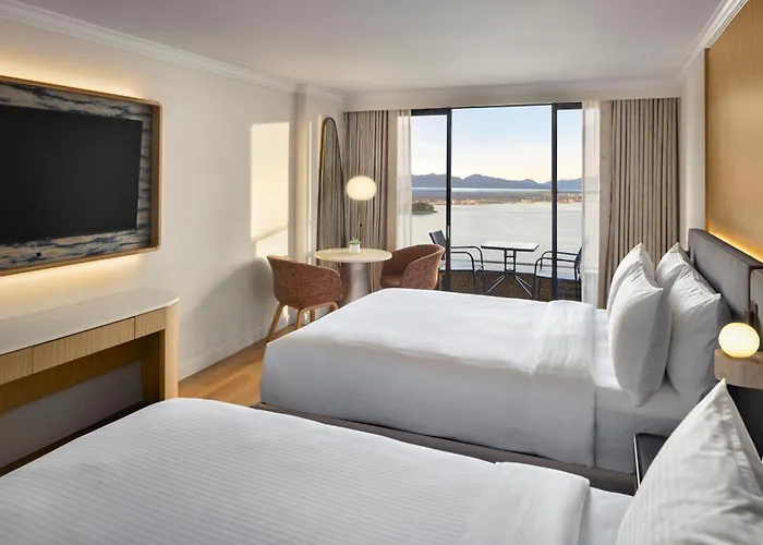 Pinnacle Hotel Harbourfront